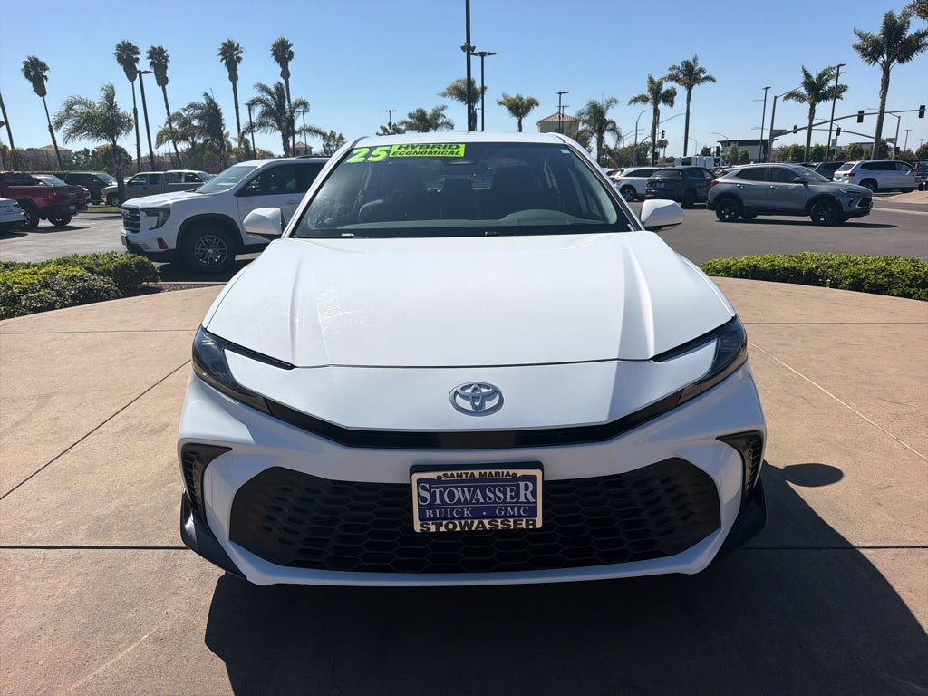 2025 Toyota Camry LE (SE)