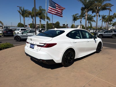 2025 Toyota Camry LE (SE)