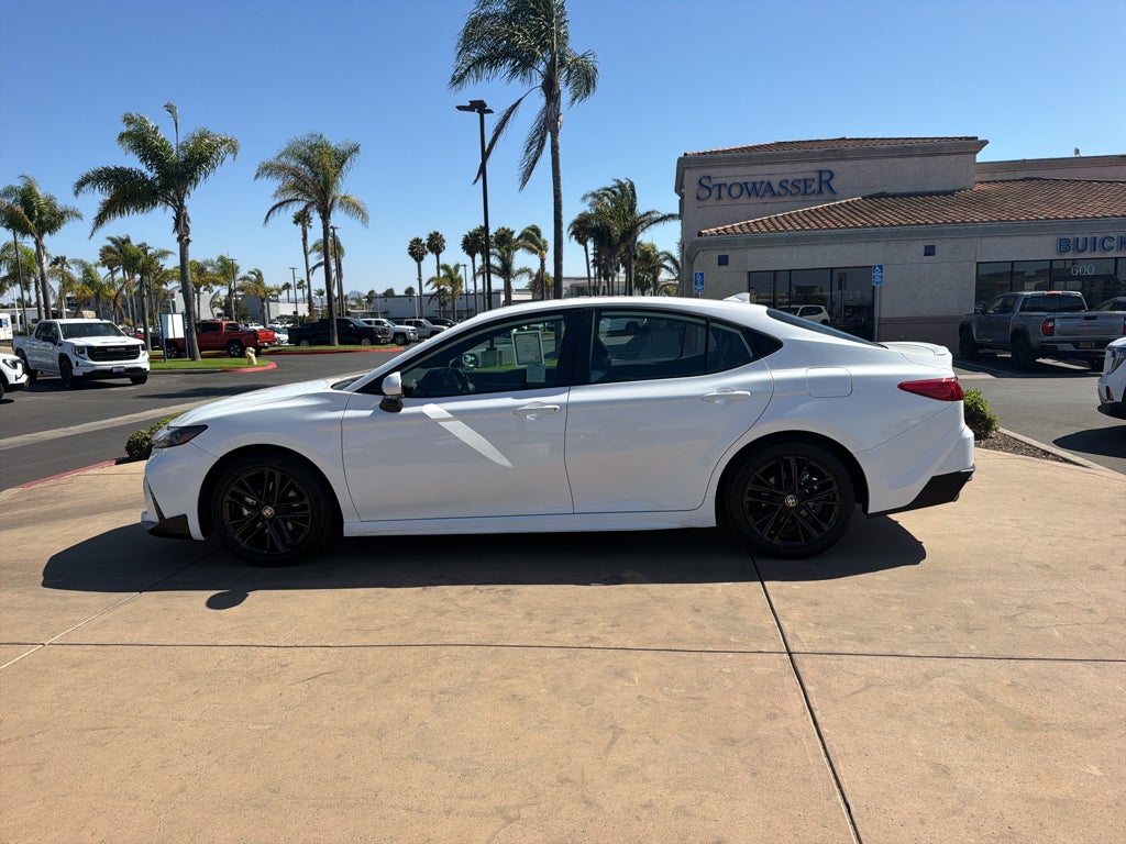 2025 Toyota Camry LE (SE)