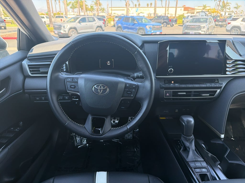 2025 Toyota Camry LE (SE)