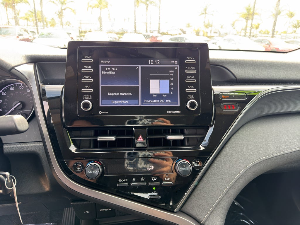 2023 Toyota Camry SE Auto (SE)