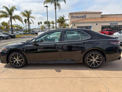 2023 Toyota Camry SE Auto (SE)