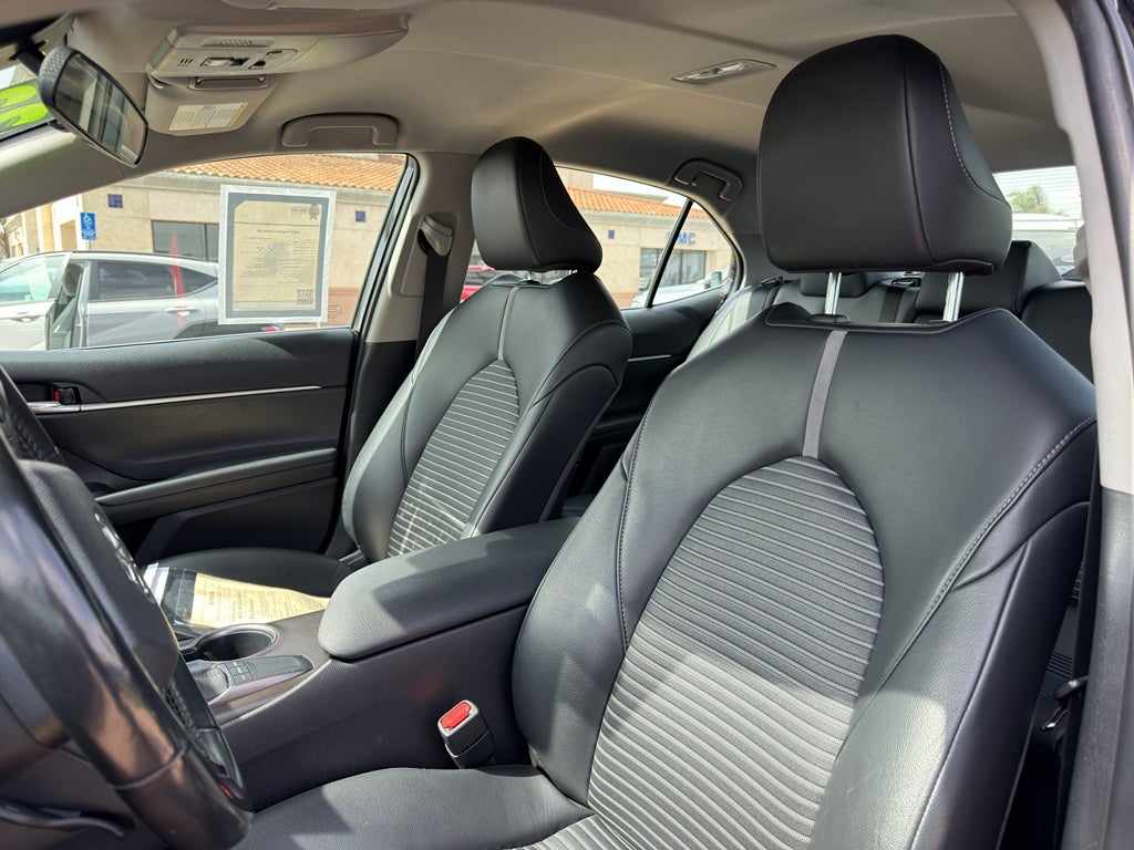 2023 Toyota Camry SE Auto (SE)