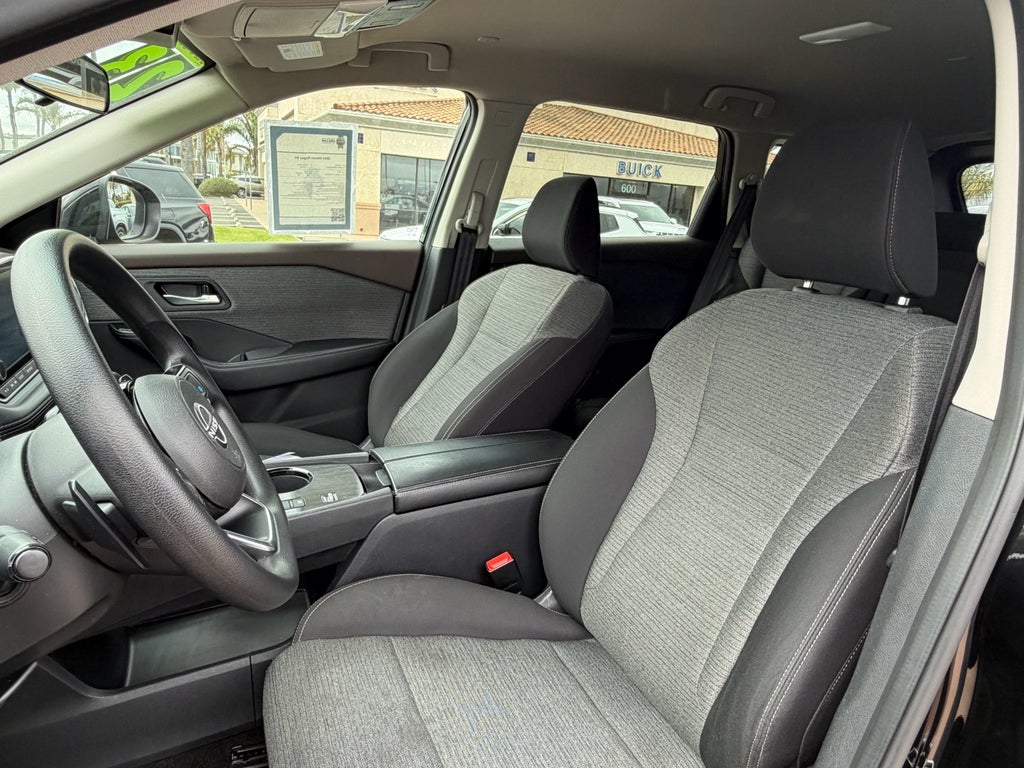 2023 Nissan Rogue FWD SV