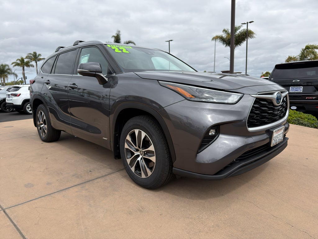 2022 Toyota Highlander Hybrid XLE AWD (Natl)