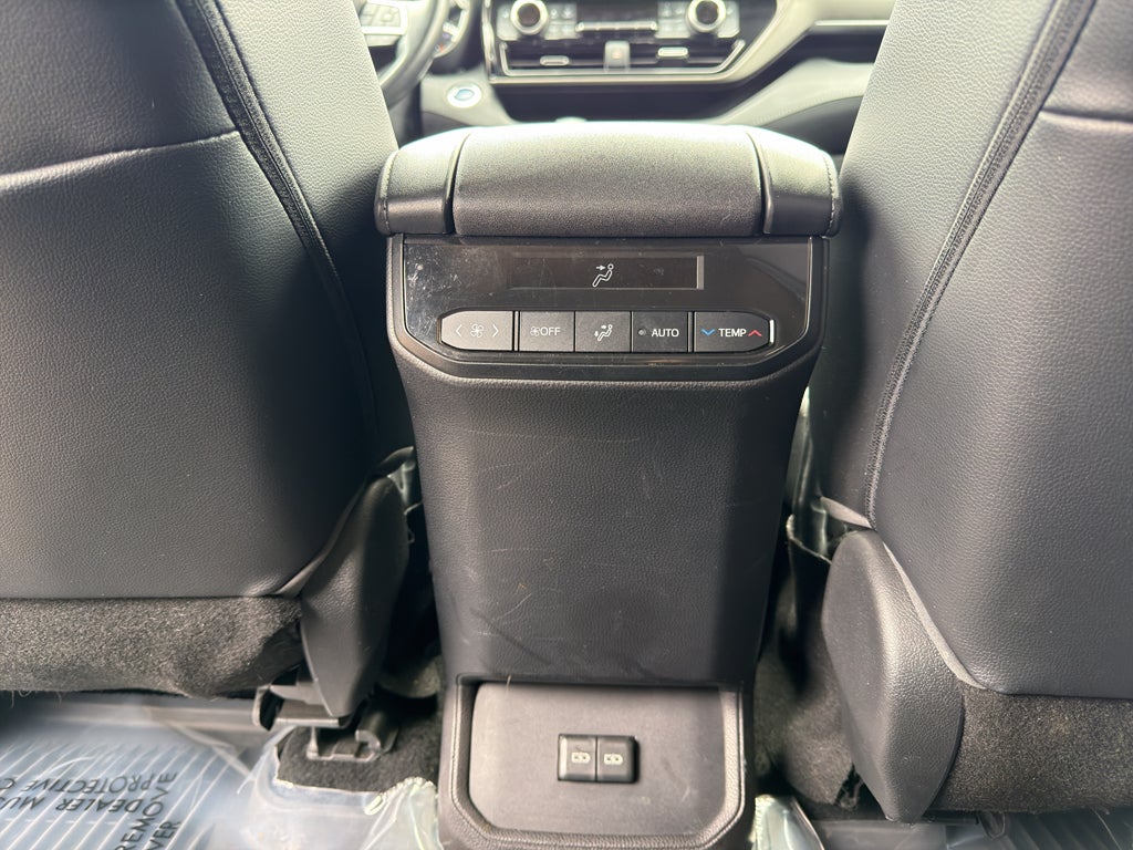 2022 Toyota Highlander Hybrid XLE AWD (Natl)