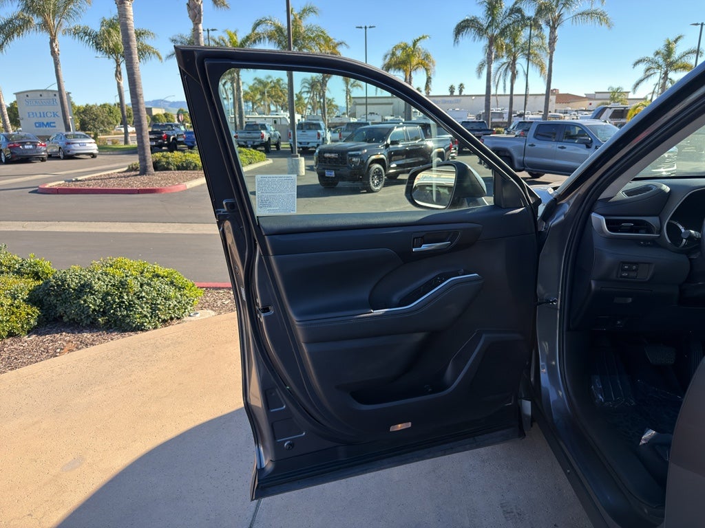 2024 Toyota Highlander LE FWD (GS)