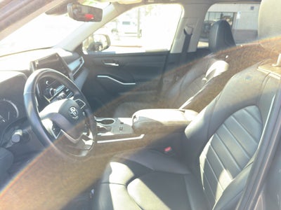 2024 Toyota Highlander LE FWD (GS)