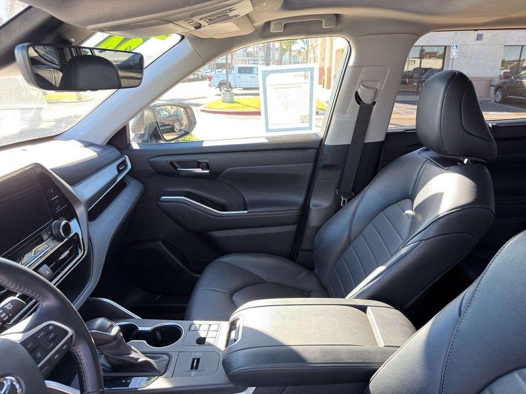 2024 Toyota Highlander LE FWD (GS)