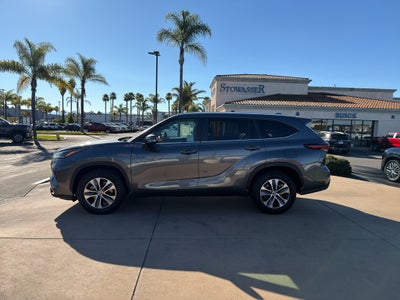 2024 Toyota Highlander LE FWD (GS)