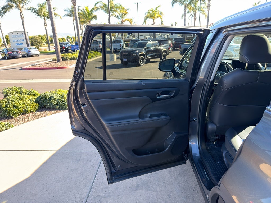 2024 Toyota Highlander LE FWD (GS)