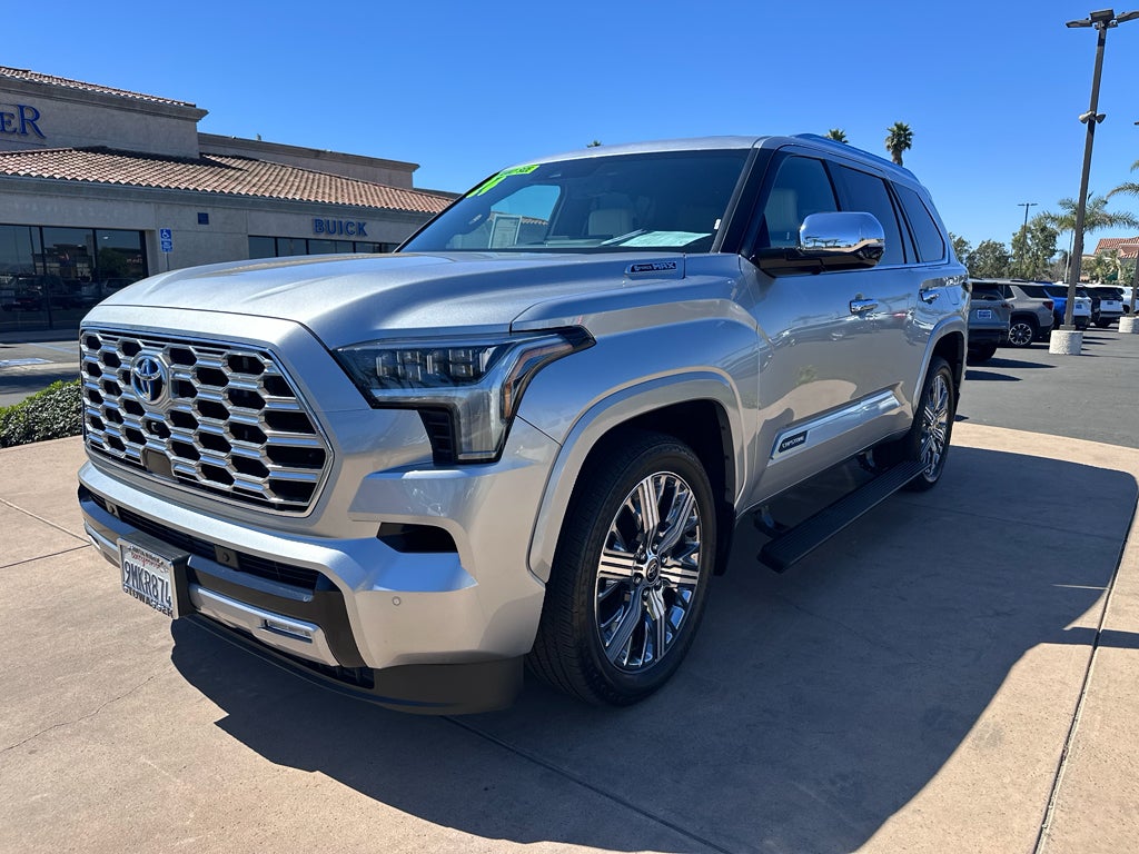 2024 Toyota Sequoia SR5 4WD (SE)