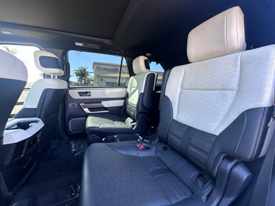 2024 Toyota Sequoia SR5 4WD (SE)