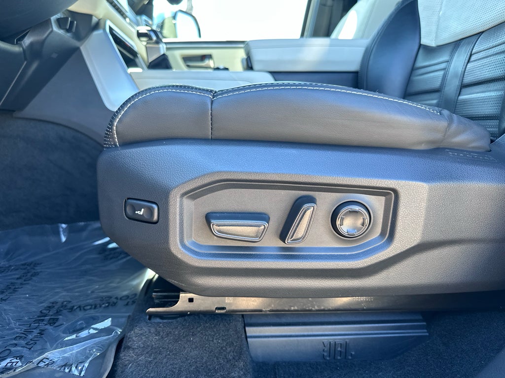 2024 Toyota Sequoia SR5 4WD (SE)