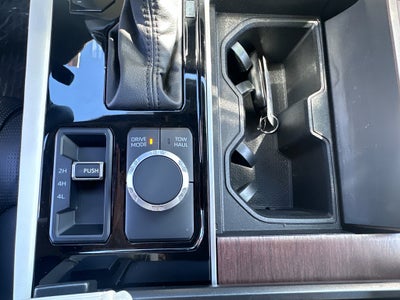 2024 Toyota Sequoia SR5 4WD (SE)