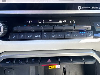 2024 Toyota Sequoia SR5 4WD (SE)