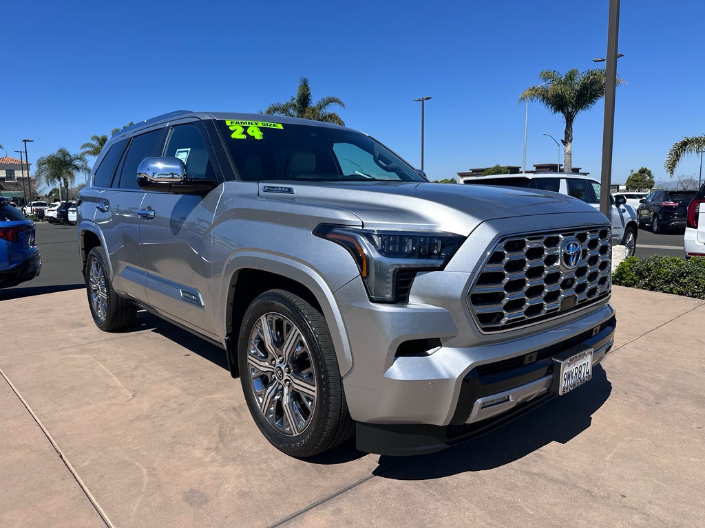 2024 Toyota Sequoia SR5 4WD (SE)