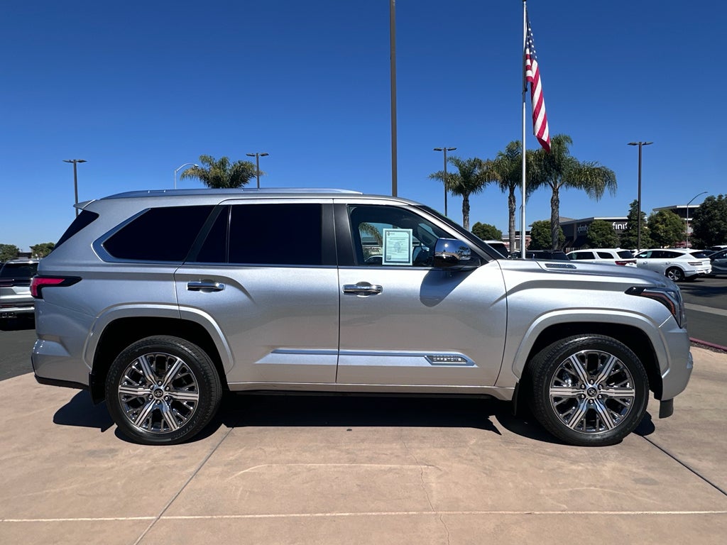 2024 Toyota Sequoia SR5 4WD (SE)