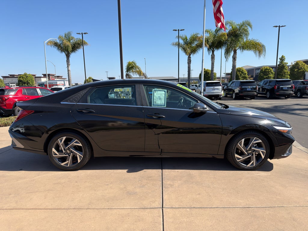 2024 Hyundai Elantra Limited IVT