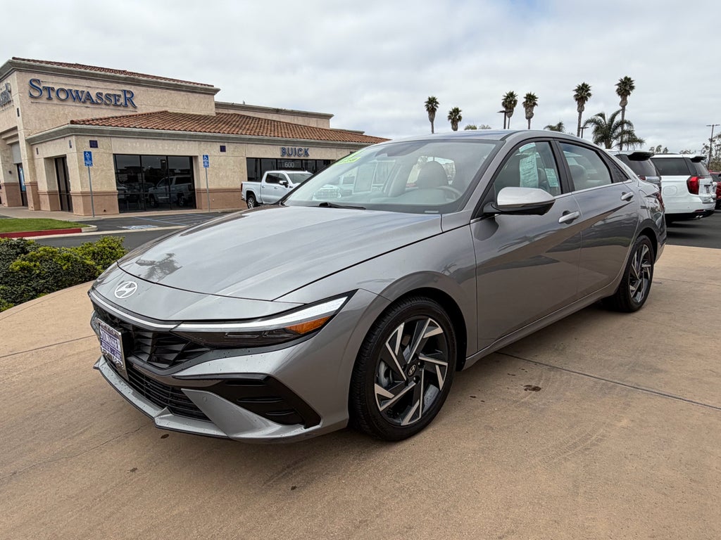 2024 Hyundai Elantra Limited IVT