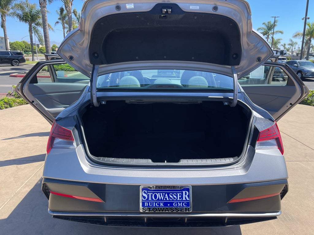 2025 Hyundai Elantra SEL Convenience IVT