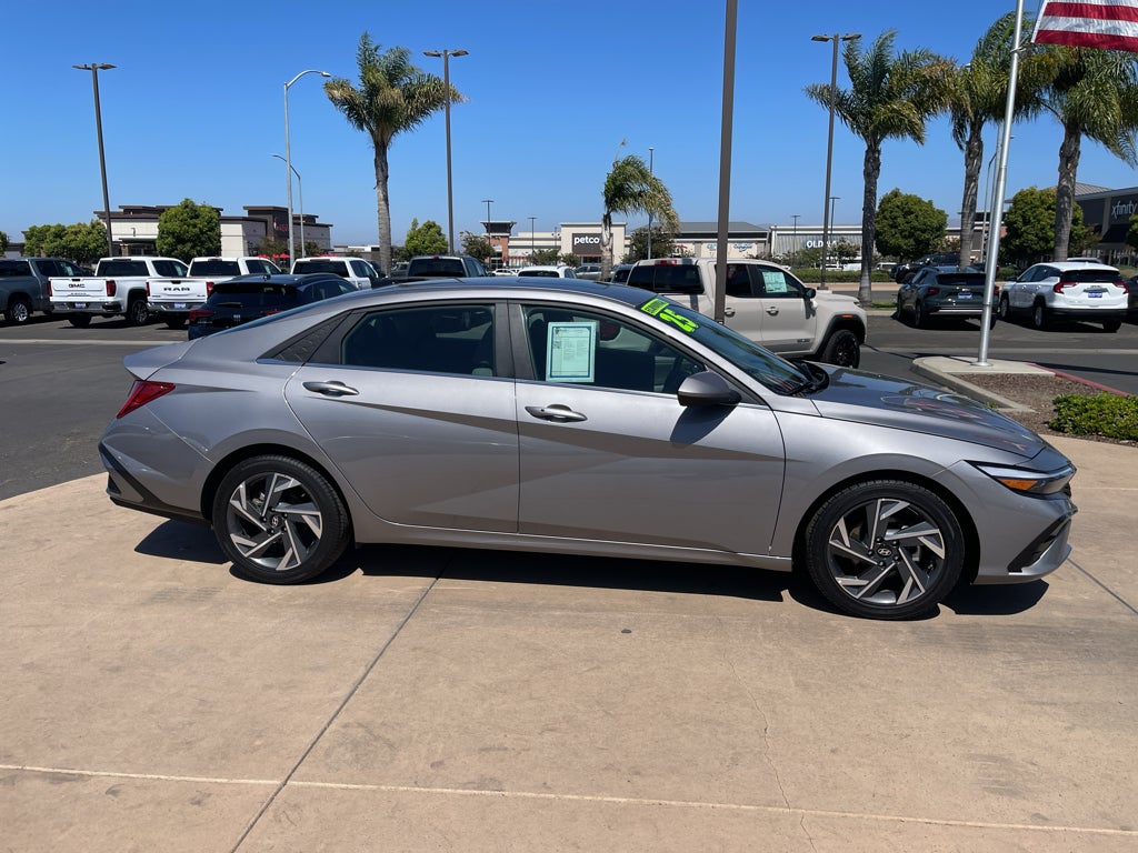 2025 Hyundai Elantra SEL Convenience IVT
