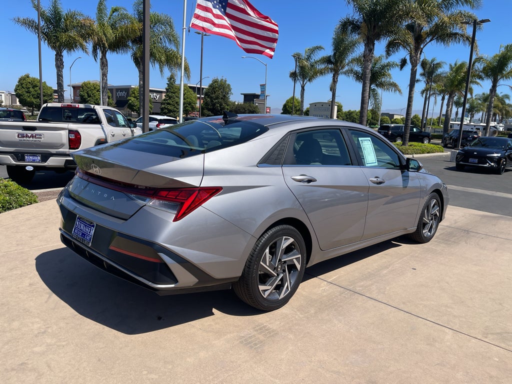 2025 Hyundai Elantra SEL Convenience IVT