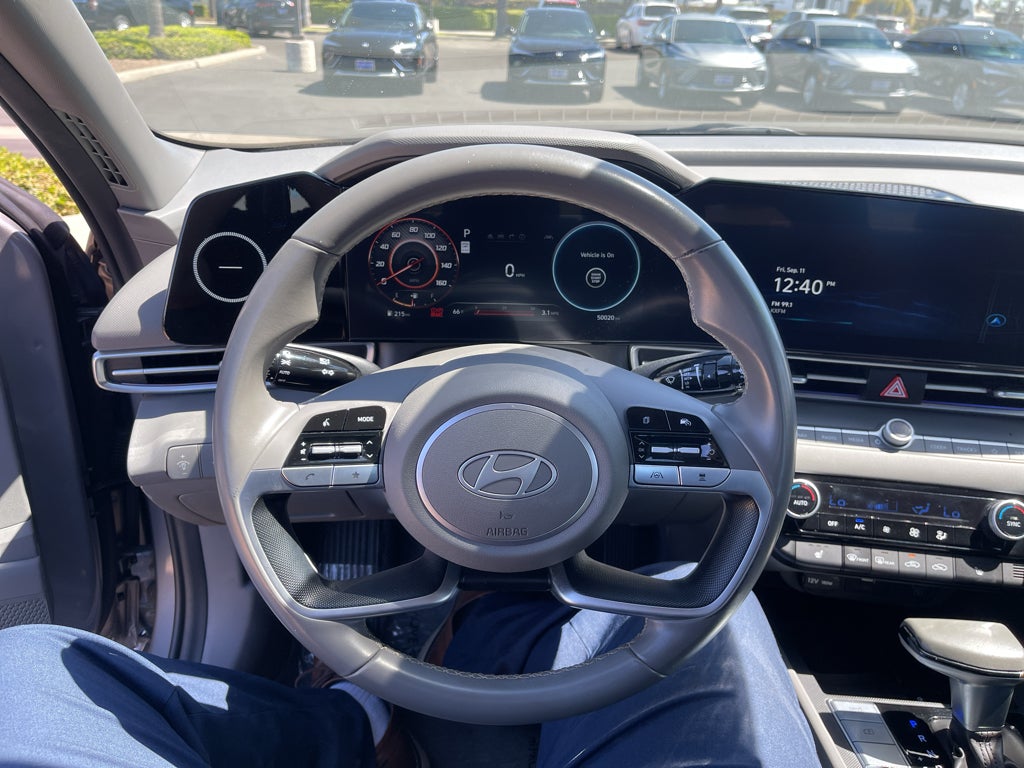 2025 Hyundai Elantra SEL Convenience IVT