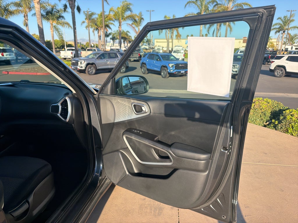 2024 Kia Soul LX IVT