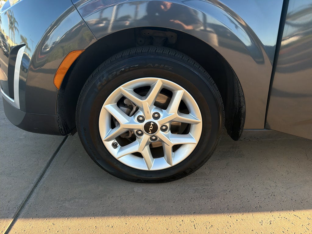 2024 Kia Soul LX IVT