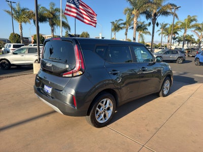 2024 Kia Soul LX IVT