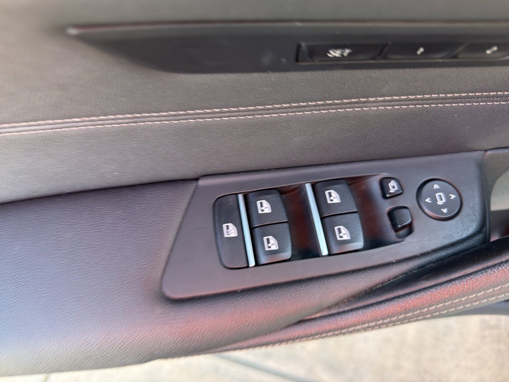 2023 BMW 5 Series Plug-In Hybrid